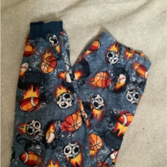 🍉Dream waves Boy’s PJs EUC flannel all over sporty print ribbed cuffs, XL 14 - Picture 2 of 7